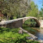 Vandalizan el puente romano y el parque municipal de Calamocha con varias pintadas