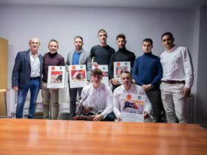 ‘El Peque’, ‘El Poca’ y ‘El Peta’ comparten experiencias en un coloquio taurino en Monreal